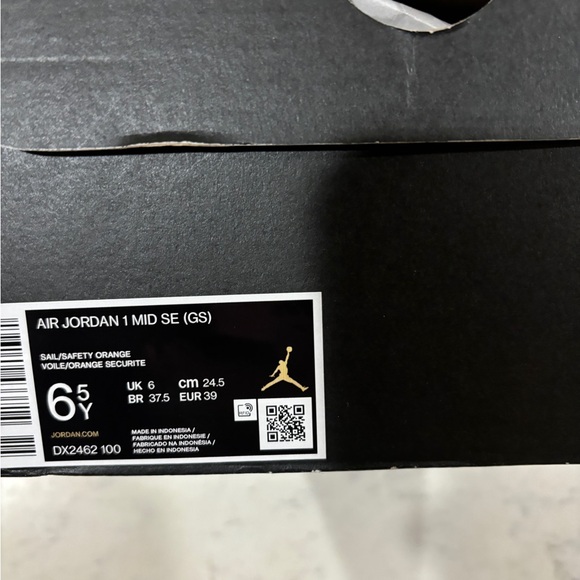 Size 6.5Y Jordan 1 Mid SE GS Stitch Sail Orange Junior Kids Casual DX2462-100 - Picture 7 of 7